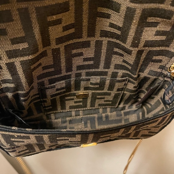 Fendi Baguette - Picture 2 of 4